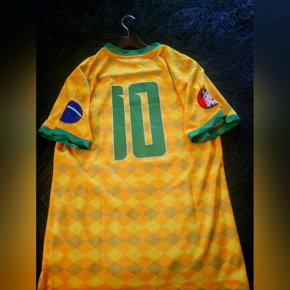 Brasil World Cup Classic soccer jersey Men small to medium size Yellow and Green - Picture 2 of 2
